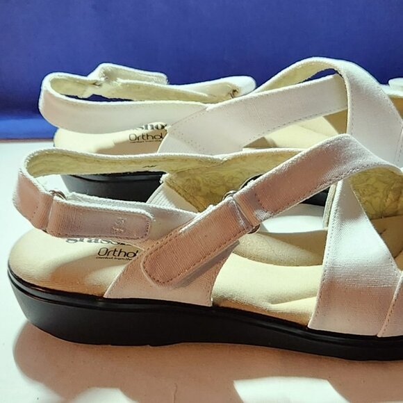Grasshoppers sandals sz 9 M white canvas NIB - Picture 2 of 7